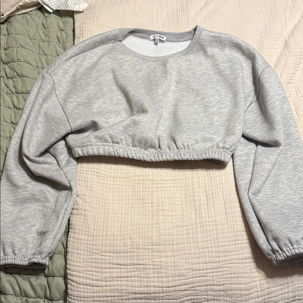 Fashion nova Gray Cropped Sweatshirt